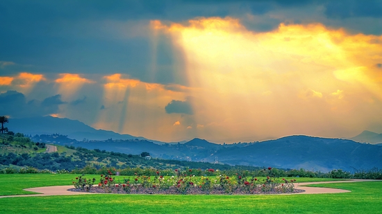 ray of light from the sky with mountain view, Simi Valley, USA by Timmy333